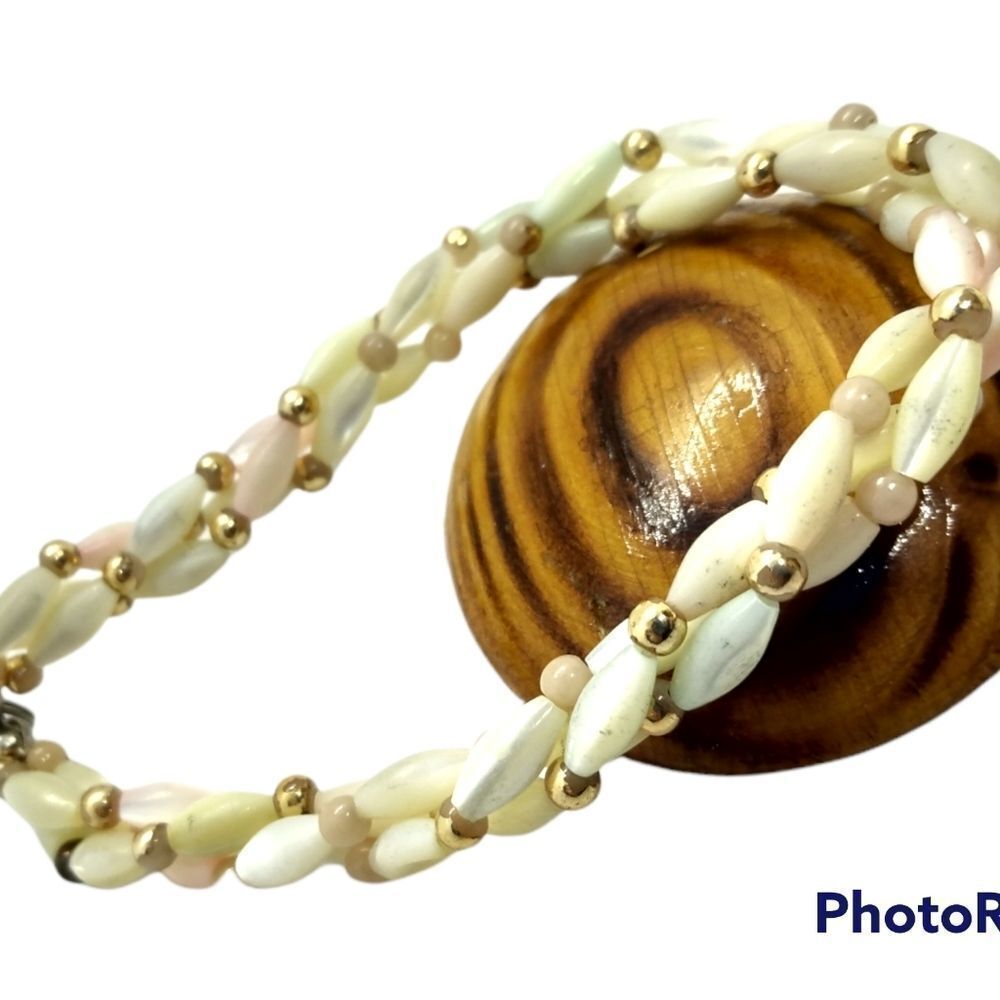 Seed bracelet delicate pink tinted‎
